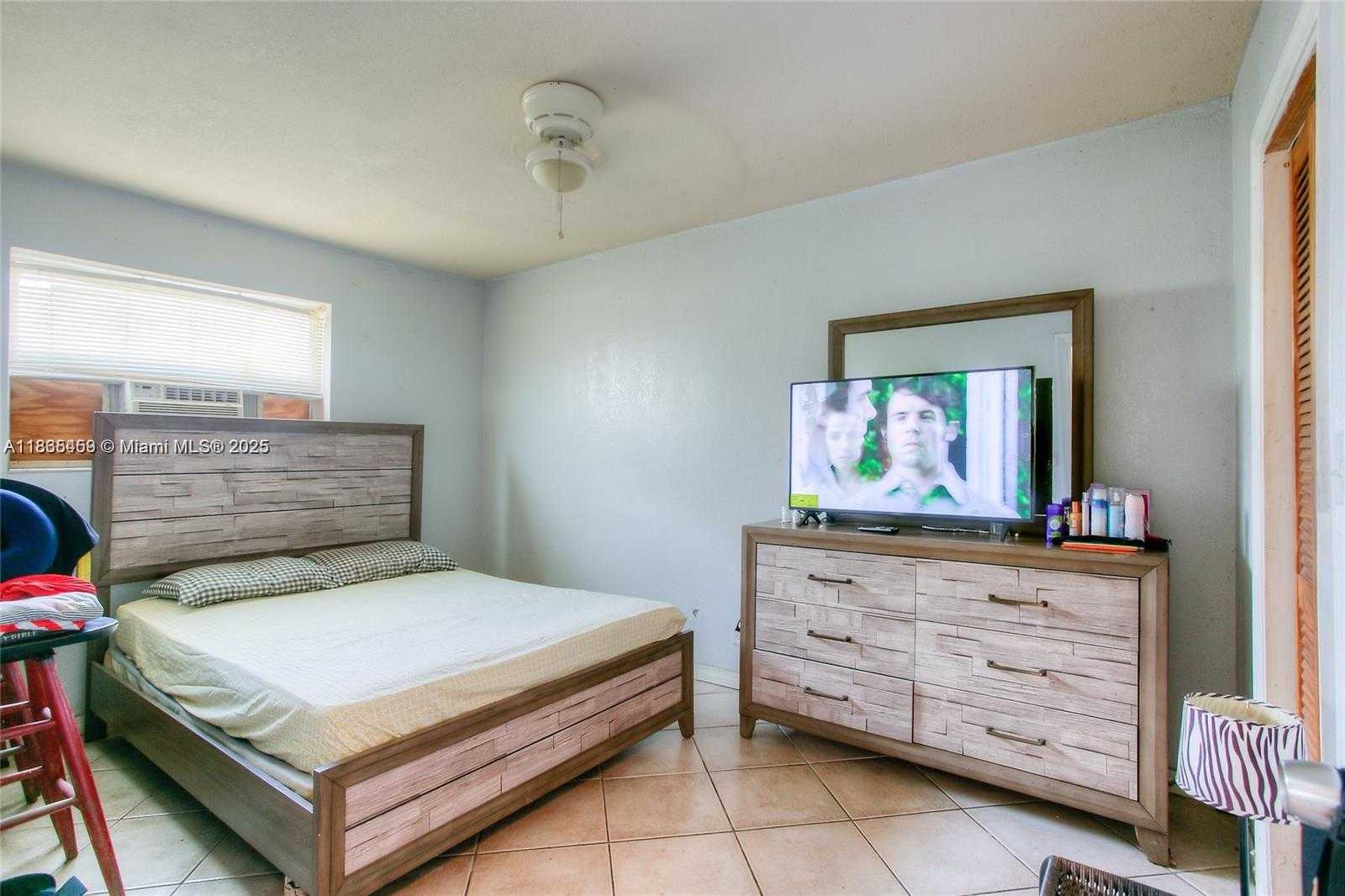 Small Image of 3030 NORTH WEST 13TH ST #2, Fort Lauderdale Number 10