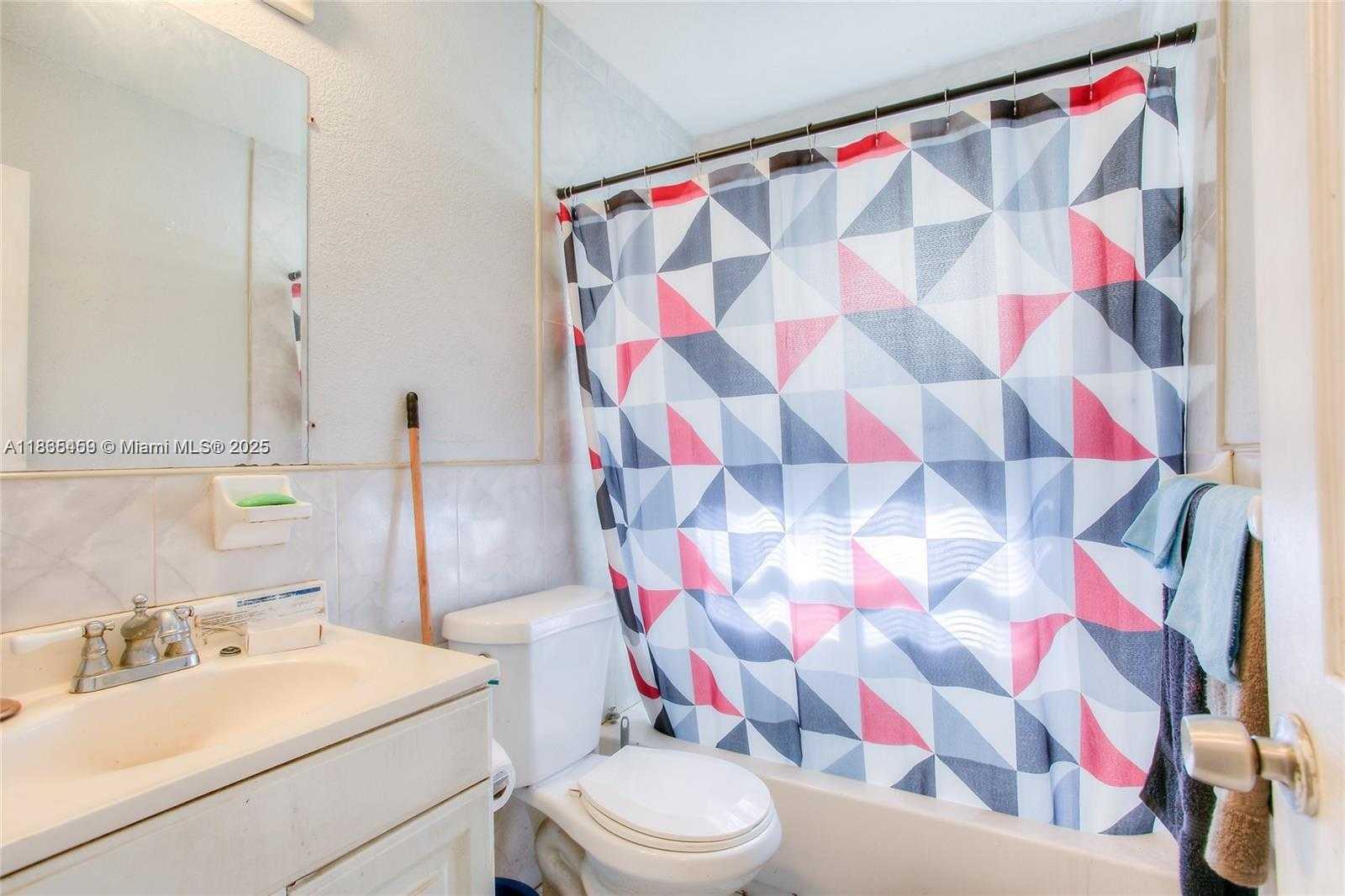 Small Image of 3030 NORTH WEST 13TH ST #2, Fort Lauderdale Number 7
