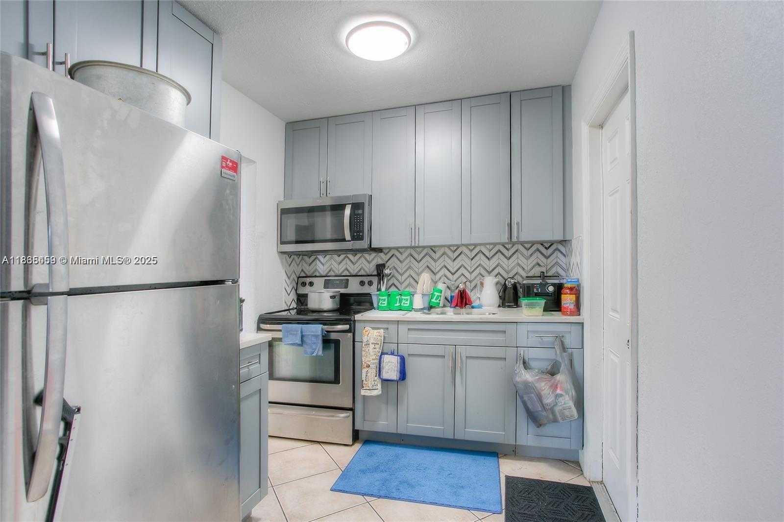 Small Image of 3030 NORTH WEST 13TH ST #2, Fort Lauderdale Number 9