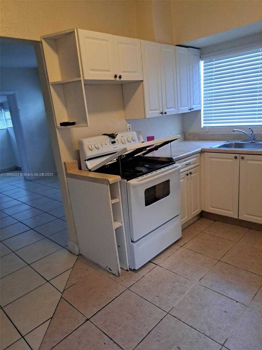 Small Image of 1411 NORTH WEST 55TH TER, Miami Number 12