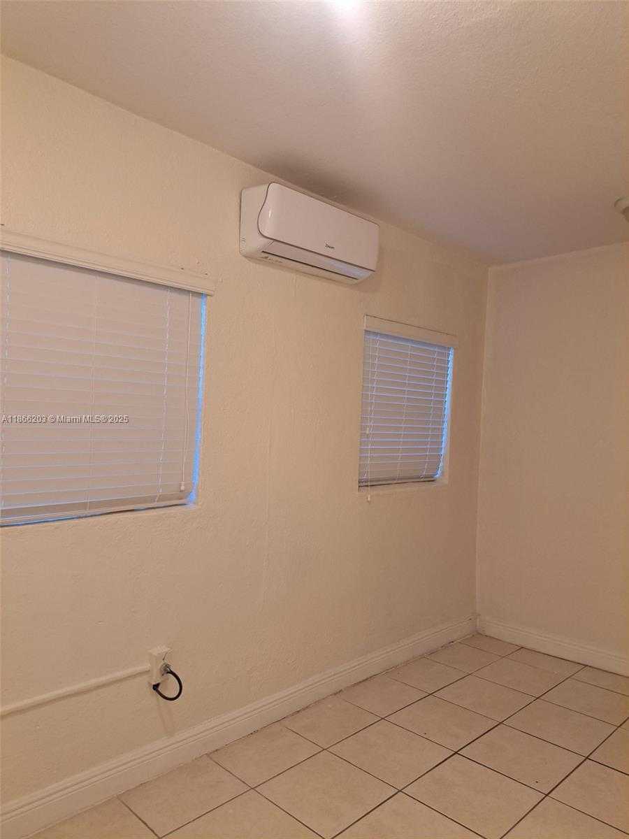 Small Image of 1411 NORTH WEST 55TH TER, Miami Number 4