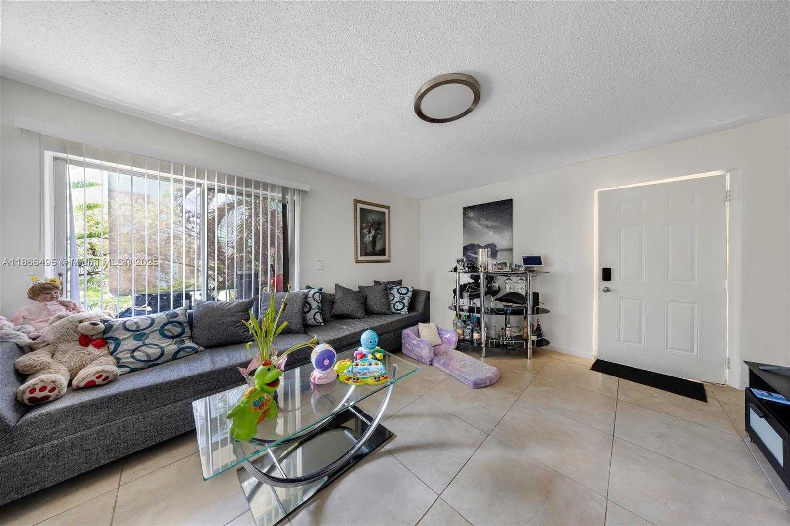 Small Image of 327 SOUTH WEST 13TH AVE, Miami Number 12