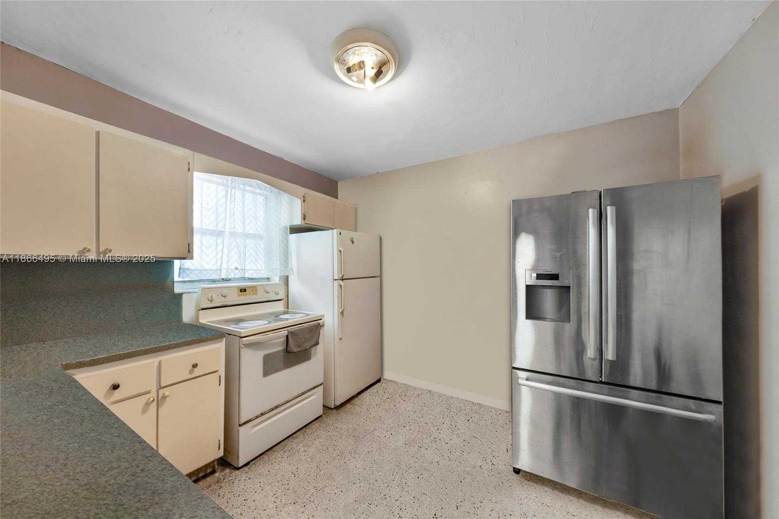 Small Image of 327 SOUTH WEST 13TH AVE, Miami Number 14