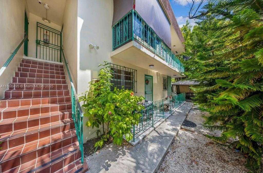 Small Image of 327 SOUTH WEST 13TH AVE, Miami Number 2