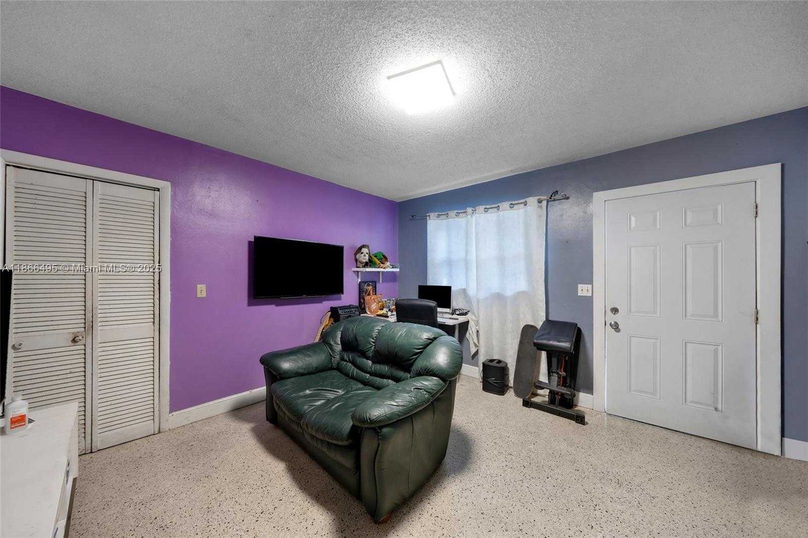 Small Image of 327 SOUTH WEST 13TH AVE, Miami Number 20