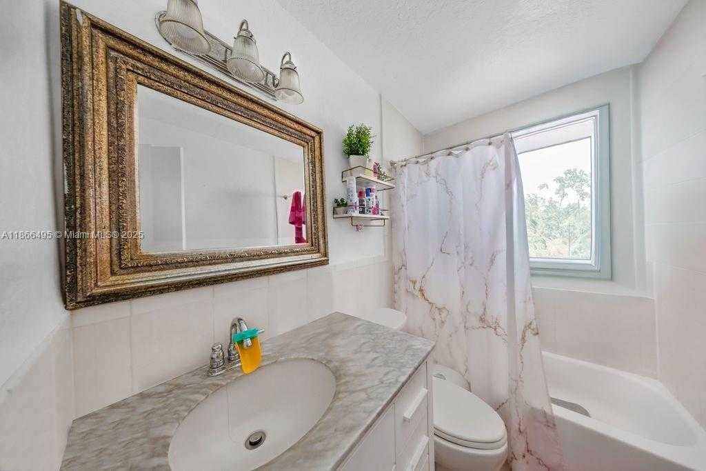 Small Image of 327 SOUTH WEST 13TH AVE, Miami Number 8