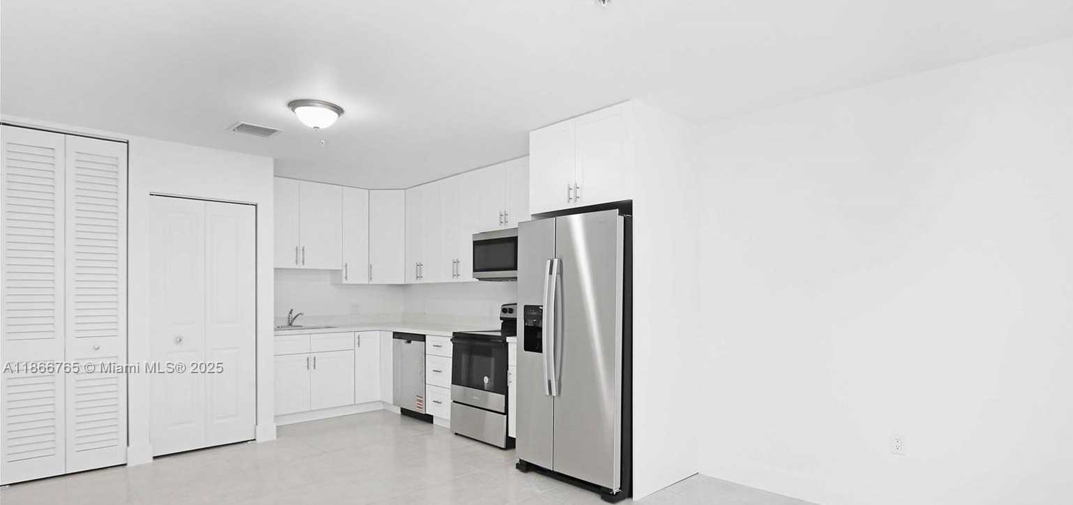 Small Image of 11246 SOUTH WEST 187TH ST, Miami Number 32