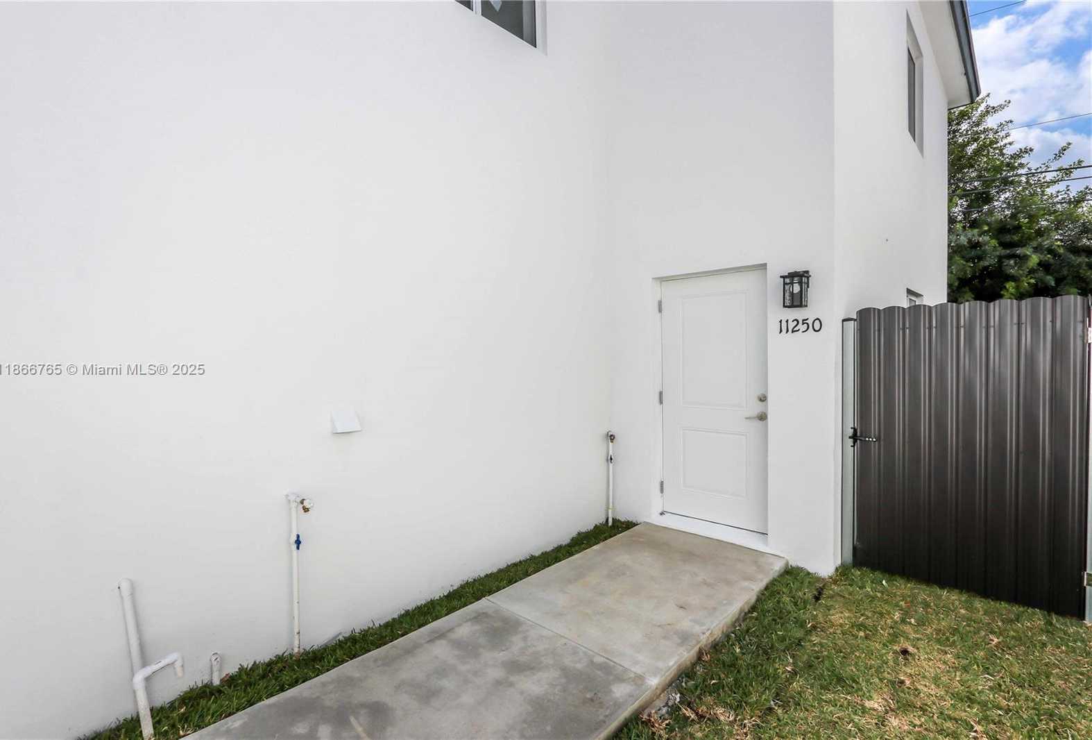 Small Image of 11246 SOUTH WEST 187TH ST, Miami Number 9