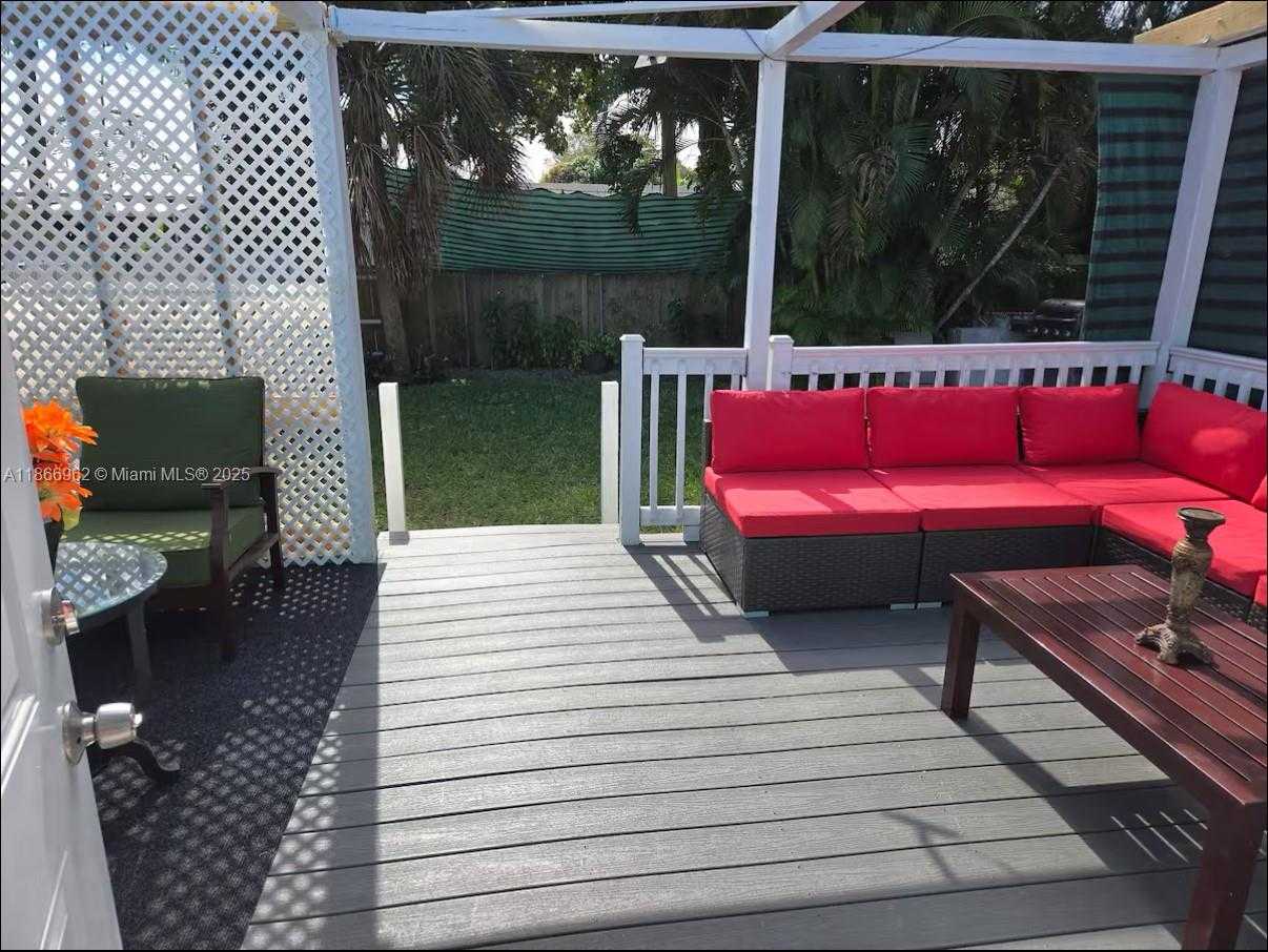 Small Image of 950 SOUTH WEST 30TH ST #2, Fort Lauderdale Number 10