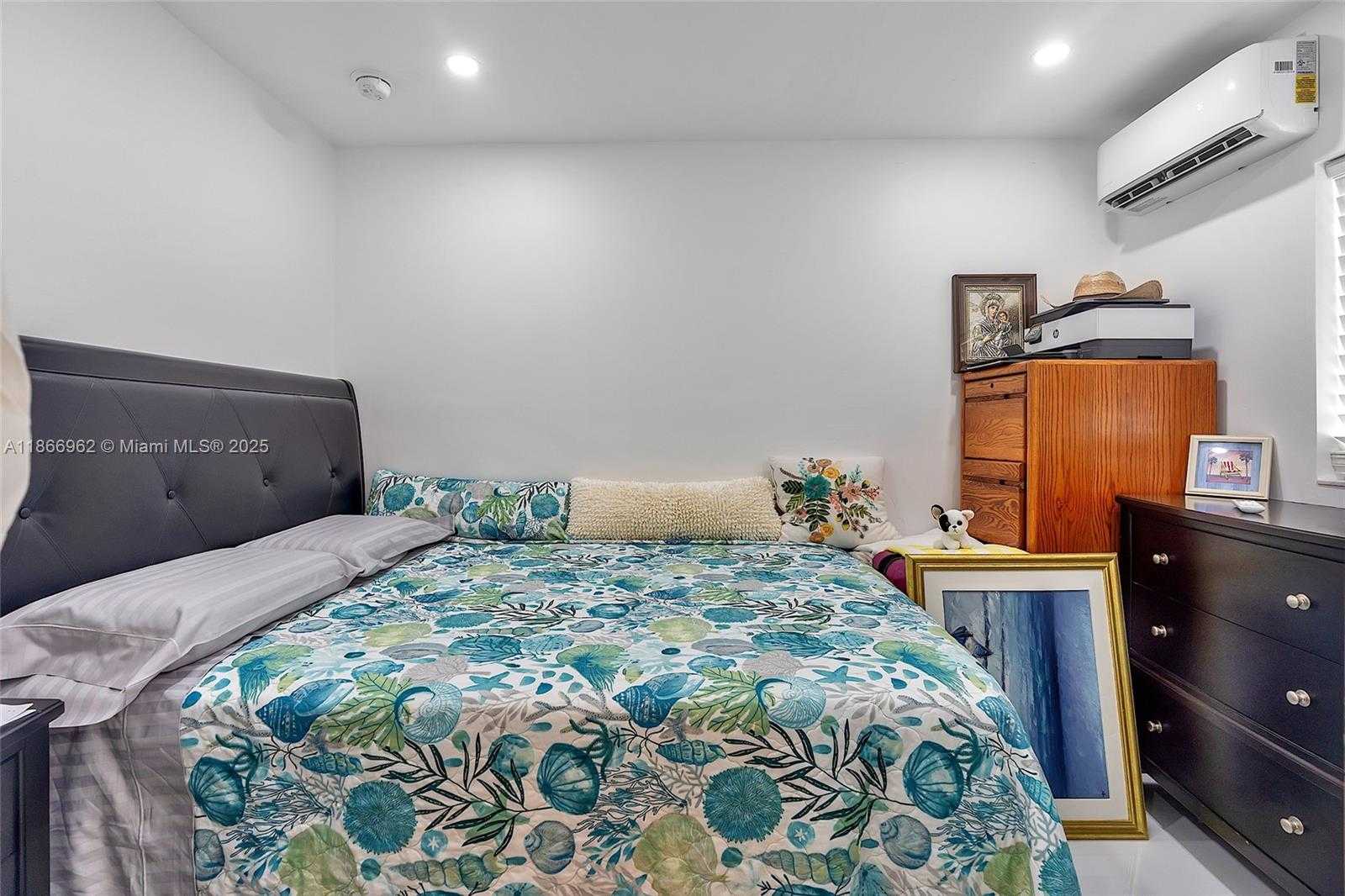 Small Image of 950 SOUTH WEST 30TH ST #2, Fort Lauderdale Number 56
