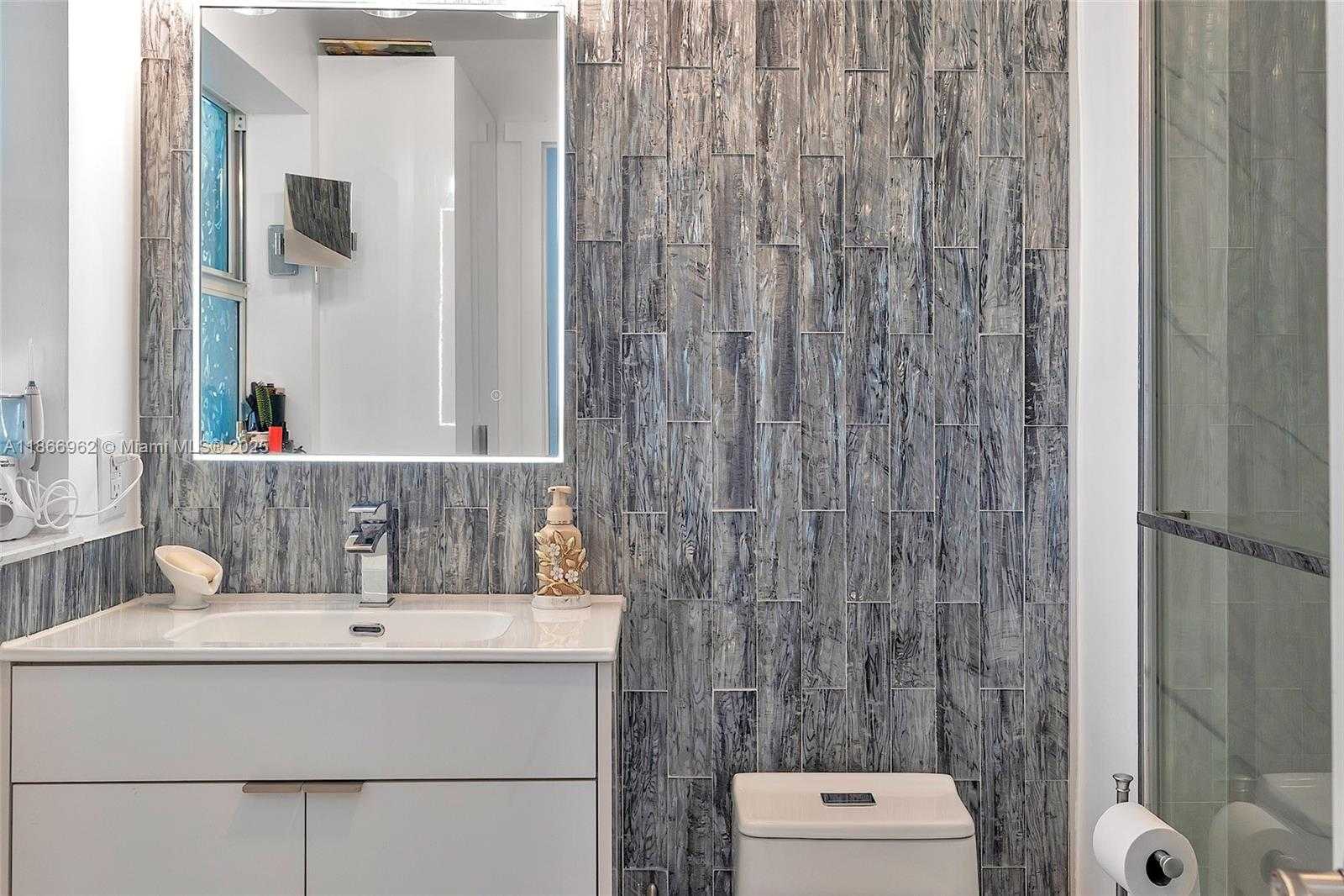 Small Image of 950 SOUTH WEST 30TH ST #2, Fort Lauderdale Number 57