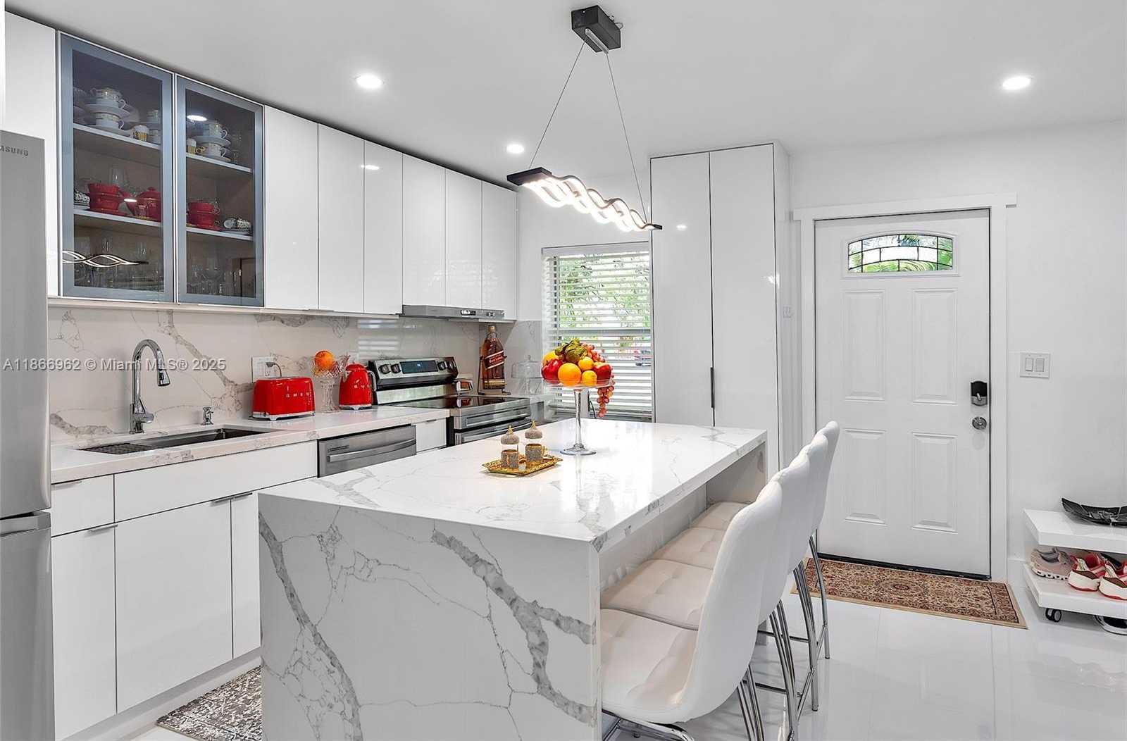 Small Image of 950 SOUTH WEST 30TH ST #2, Fort Lauderdale Number 6