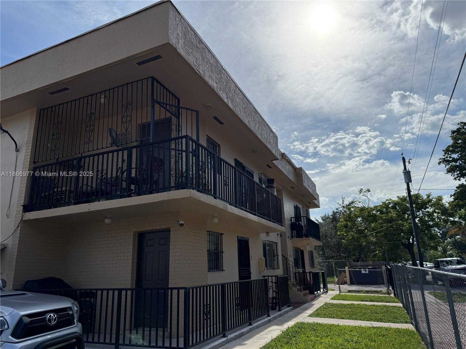Small Image of 502 SOUTH WEST 13TH AVE #4, Miami Number 30