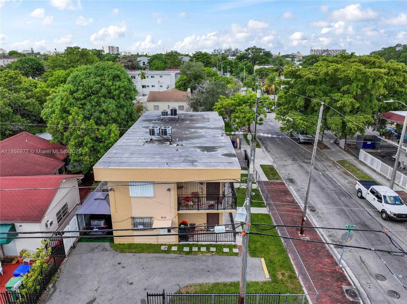 Small Image of 502 SOUTH WEST 13TH AVE #4, Miami Number 5