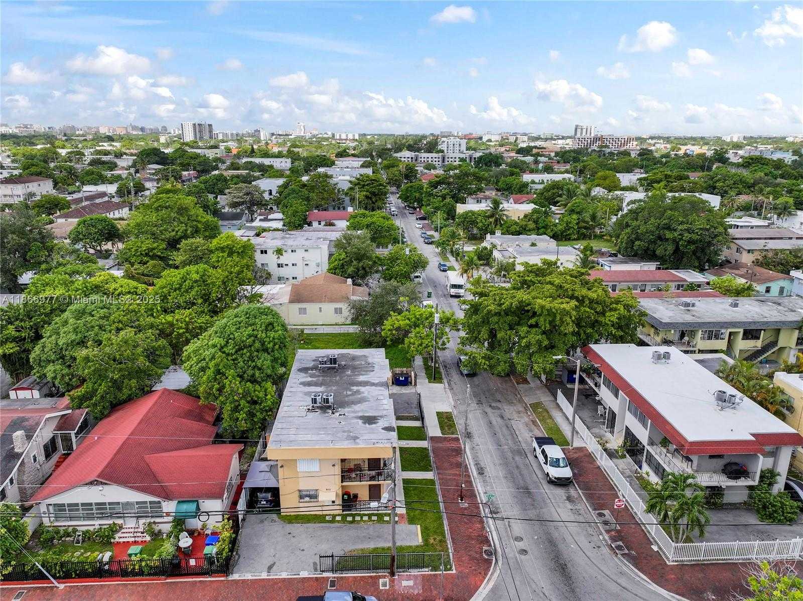 Small Image of 502 SOUTH WEST 13TH AVE #4, Miami Number 6