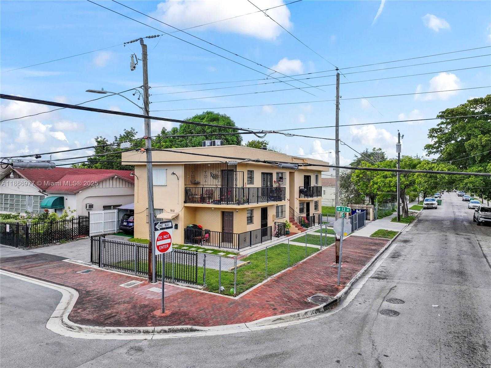 Small Image of 502 SOUTH WEST 13TH AVE #4, Miami Number 7