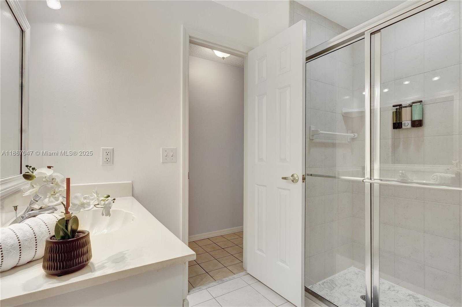 Small Image of 1505 CORAL AVE #2, Vero Beach Number 14