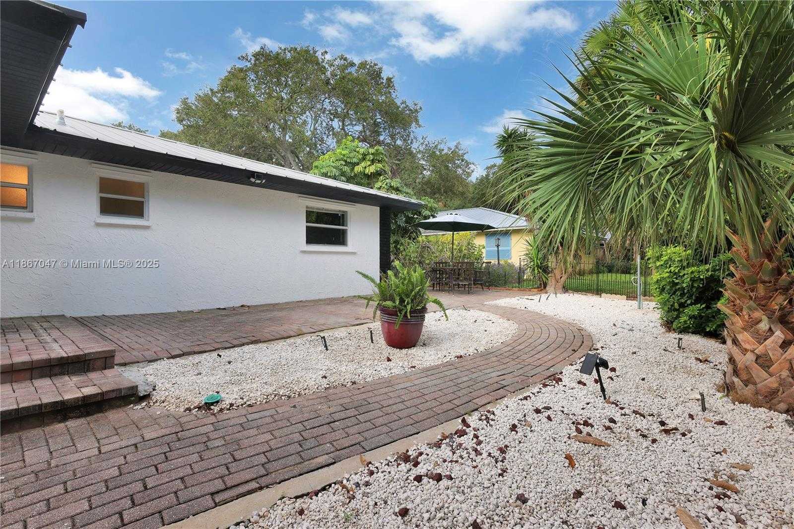 Small Image of 1505 CORAL AVE #2, Vero Beach Number 38