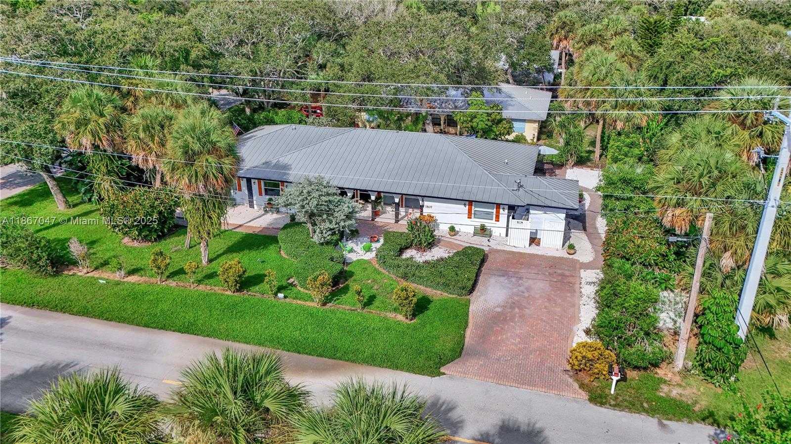 Small Image of 1505 CORAL AVE #2, Vero Beach Number 4