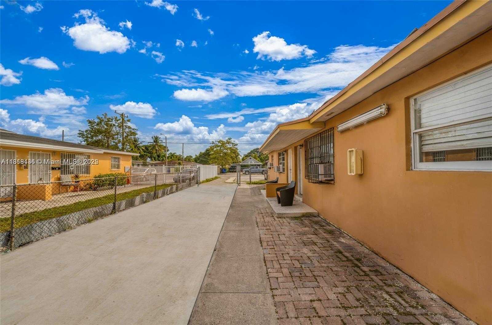 Small Image of 1859 NORTH WEST 35TH ST, Miami Number 10