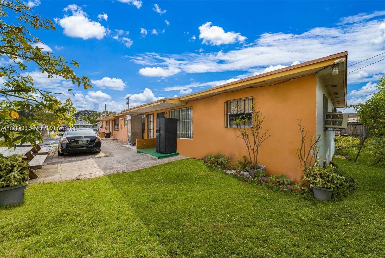 Small Image of 1859 NORTH WEST 35TH ST, Miami Number 2