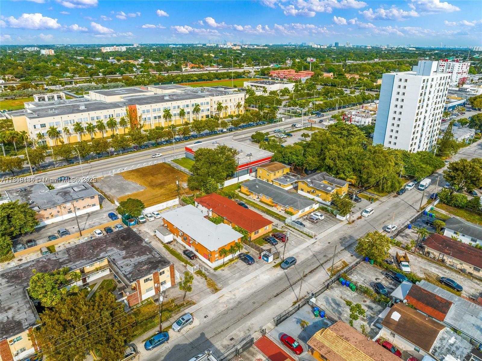 Small Image of 1859 NORTH WEST 35TH ST, Miami Number 4