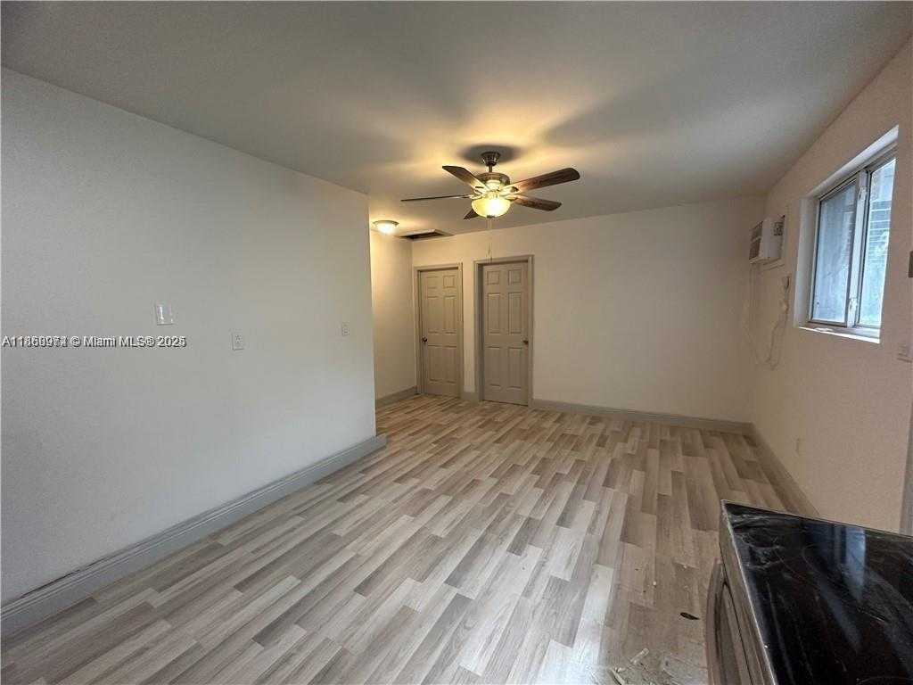 Small Image of 1255 NORTH EAST 110TH TER #2, Miami Number 3