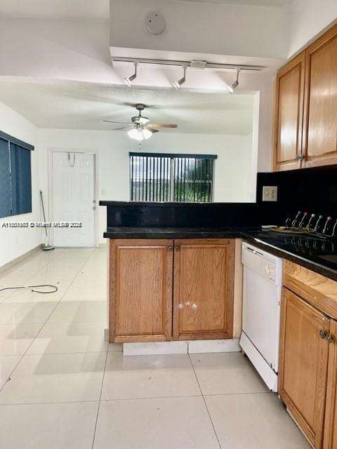 Small Image of 310 SOUTH WEST 10TH TER, Hallandale Beach Number 2