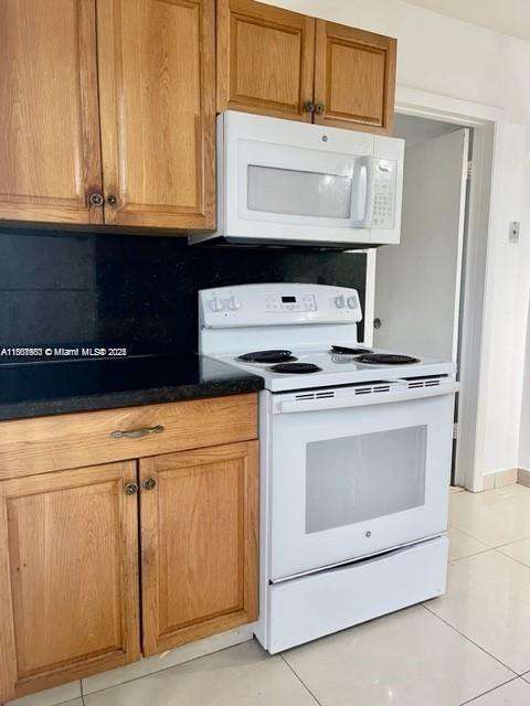 Small Image of 310 SOUTH WEST 10TH TER, Hallandale Beach Number 3