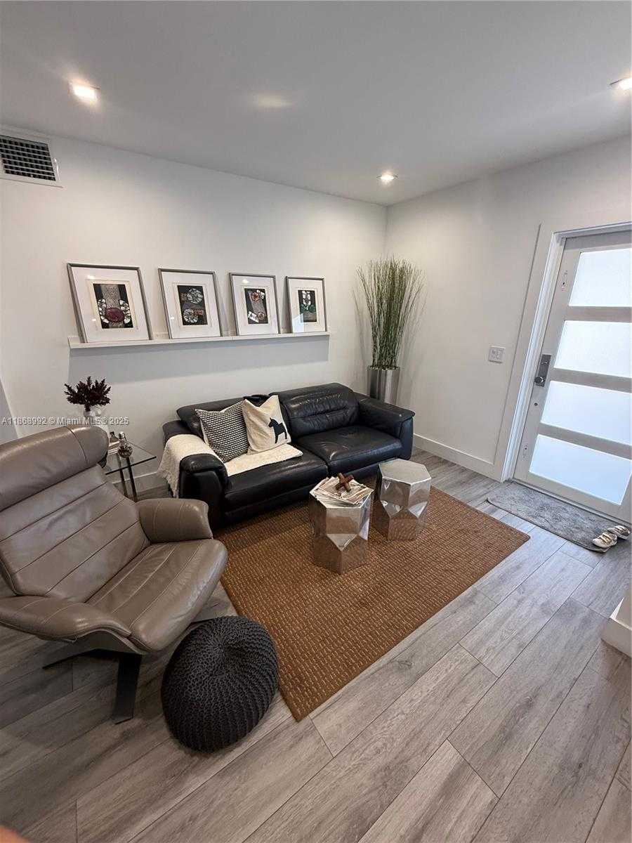 Small Image of 7046 SOUTH WEST 22ND ST #2, Miami Number 10