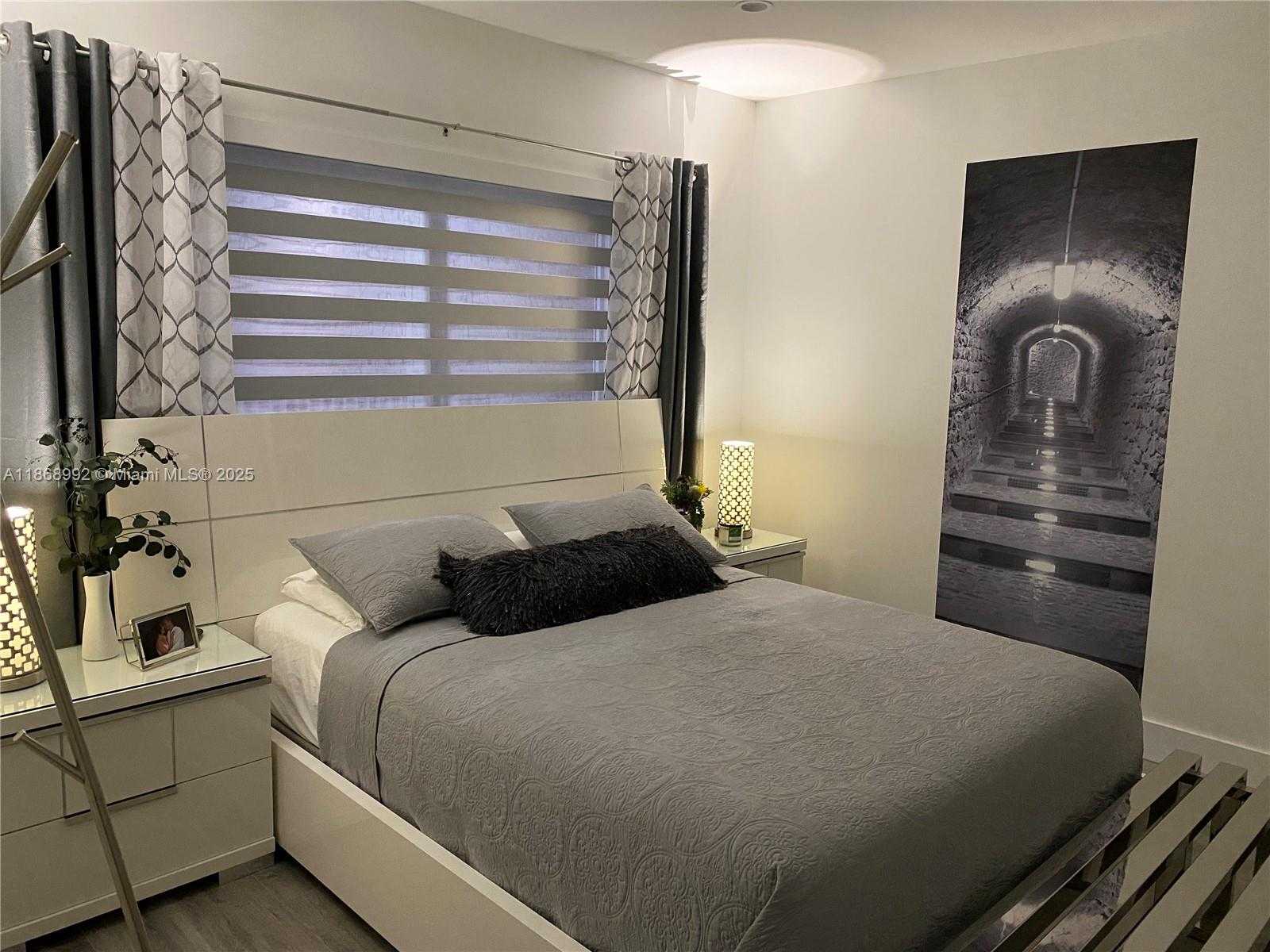 Small Image of 7046 SOUTH WEST 22ND ST #2, Miami Number 17