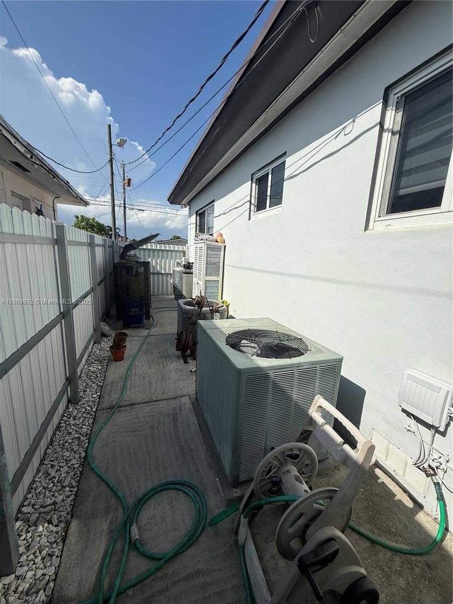 Small Image of 7046 SOUTH WEST 22ND ST #2, Miami Number 32