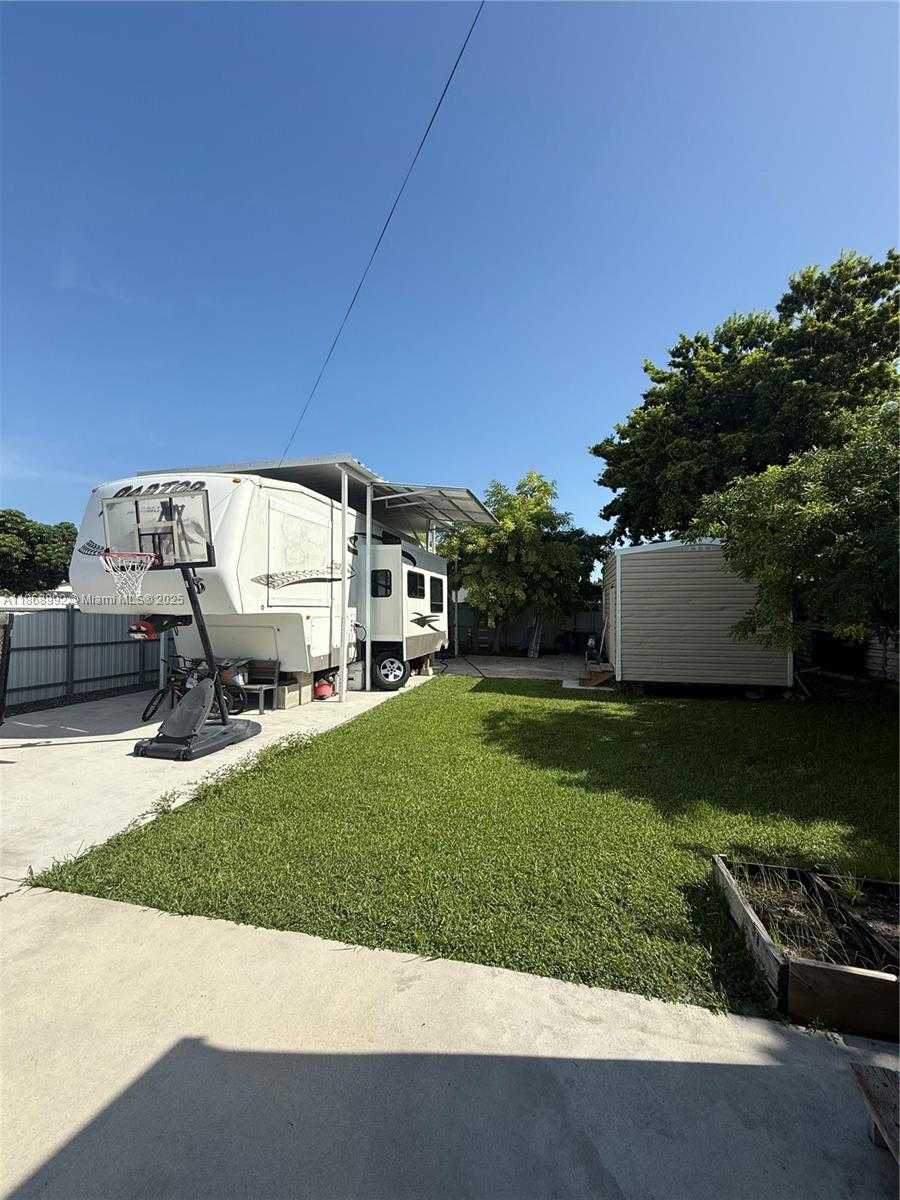 Small Image of 7046 SOUTH WEST 22ND ST #2, Miami Number 34