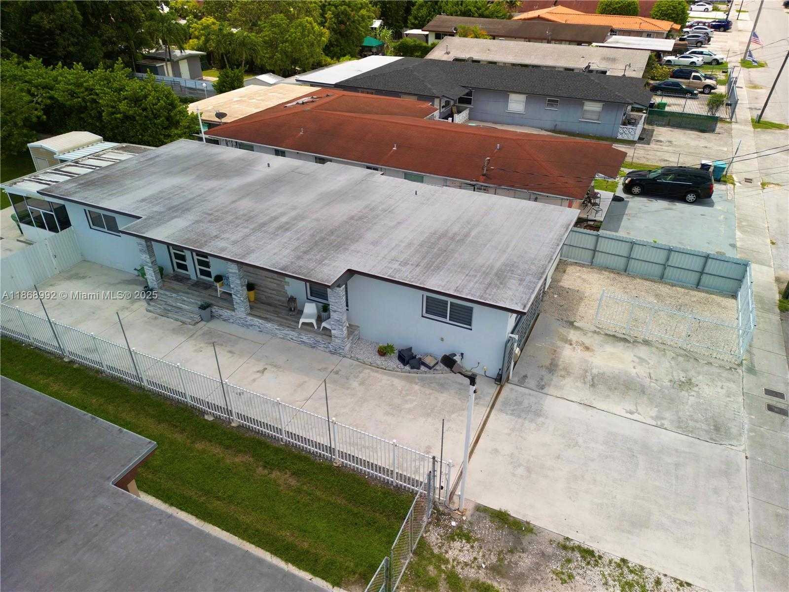 Small Image of 7046 SOUTH WEST 22ND ST #2, Miami Number 6