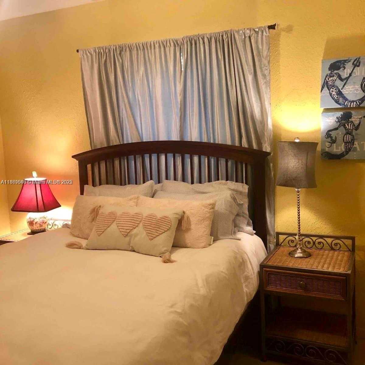 Small Image of 2411 HAYES ST, Hollywood Number 10