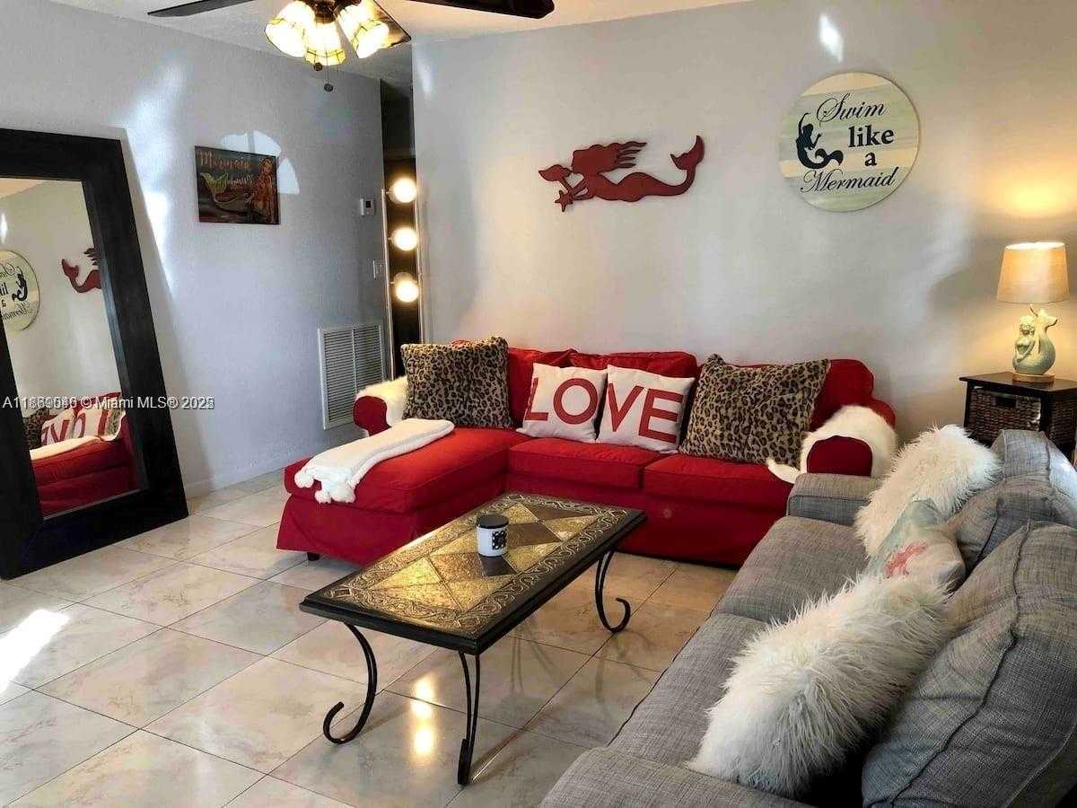 Small Image of 2411 HAYES ST, Hollywood Number 2