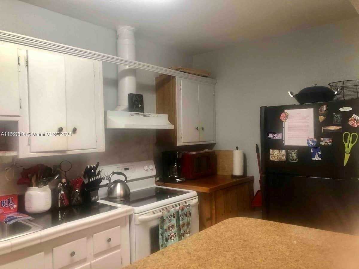Small Image of 2411 HAYES ST, Hollywood Number 4