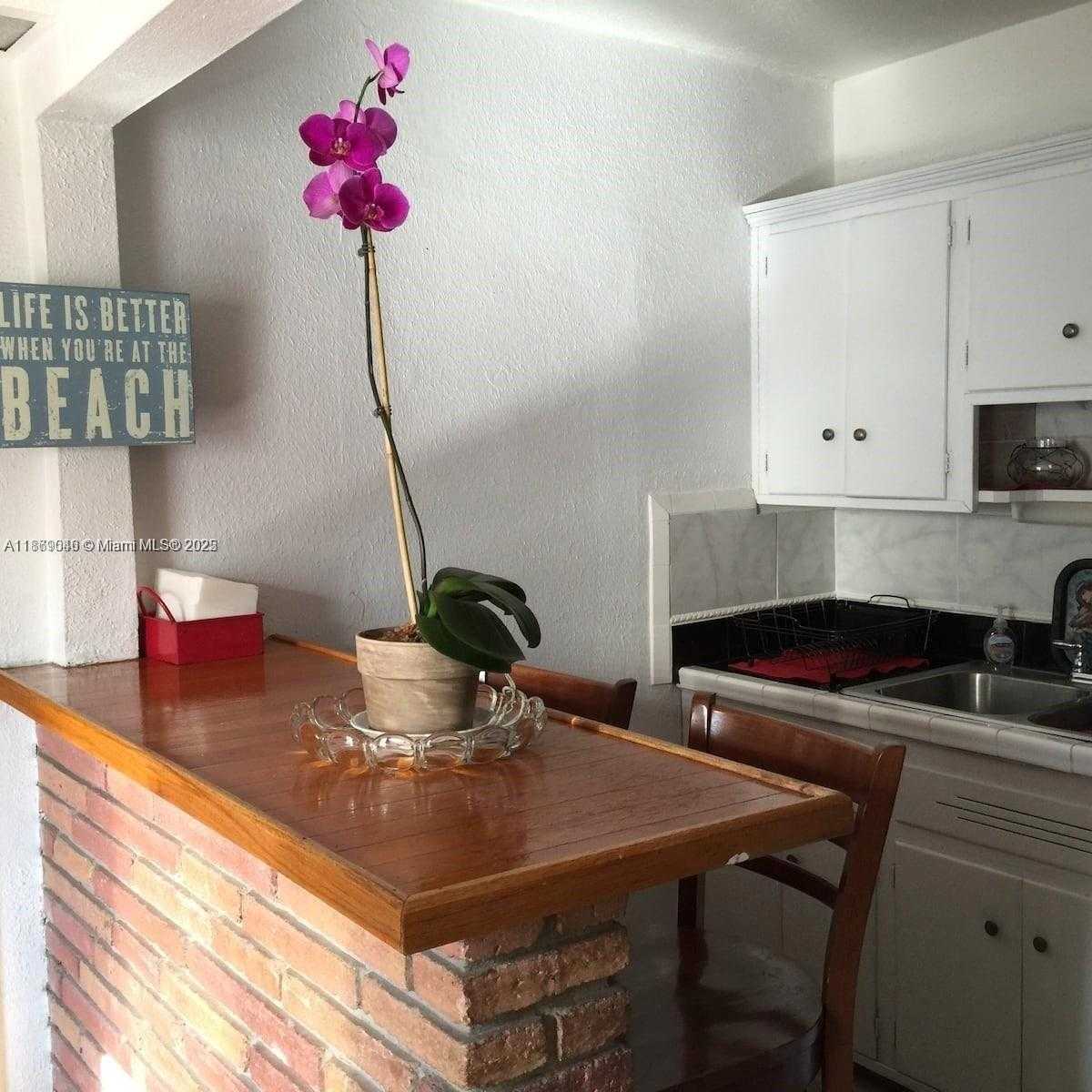 Small Image of 2411 HAYES ST, Hollywood Number 5