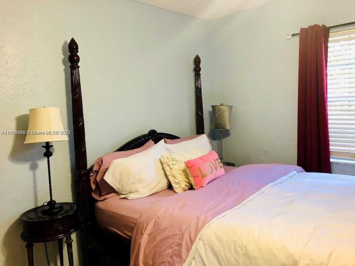 Small Image of 2411 HAYES ST, Hollywood Number 9
