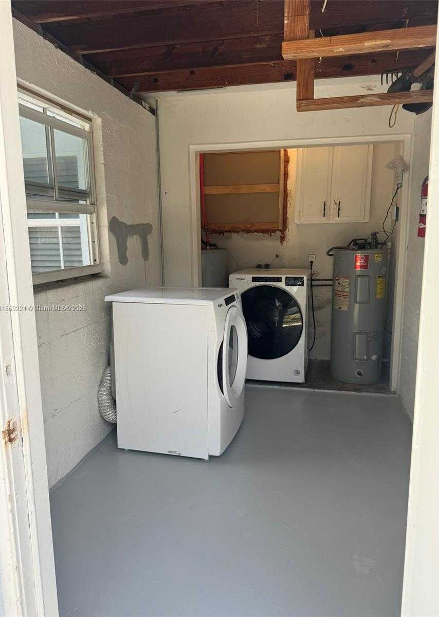 Small Image of 121 LINDA LN #3, Palm Beach Shores Number 14