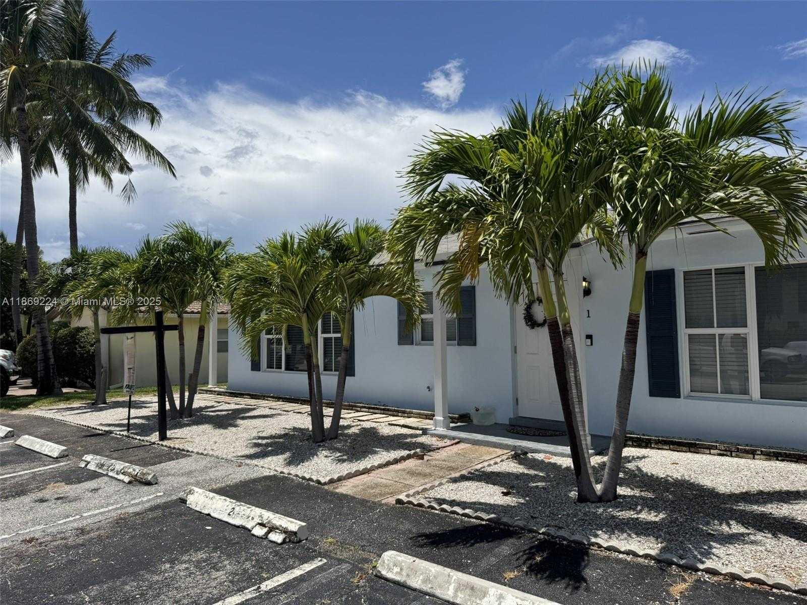 Small Image of 121 LINDA LN #3, Palm Beach Shores Number 20
