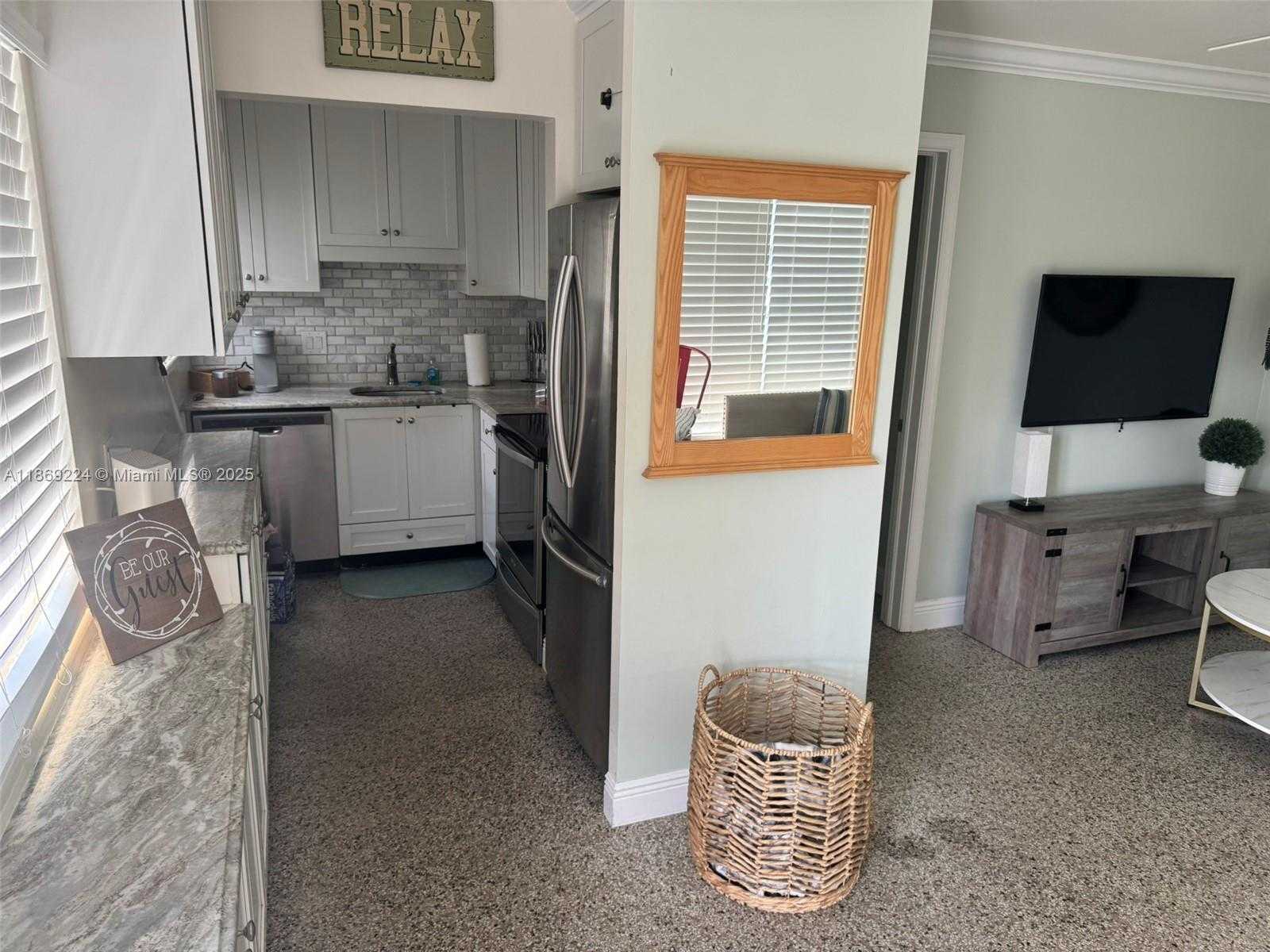Small Image of 121 LINDA LN #3, Palm Beach Shores Number 23