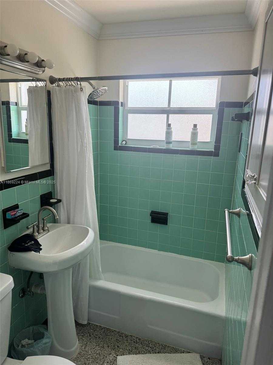 Small Image of 121 LINDA LN #3, Palm Beach Shores Number 29