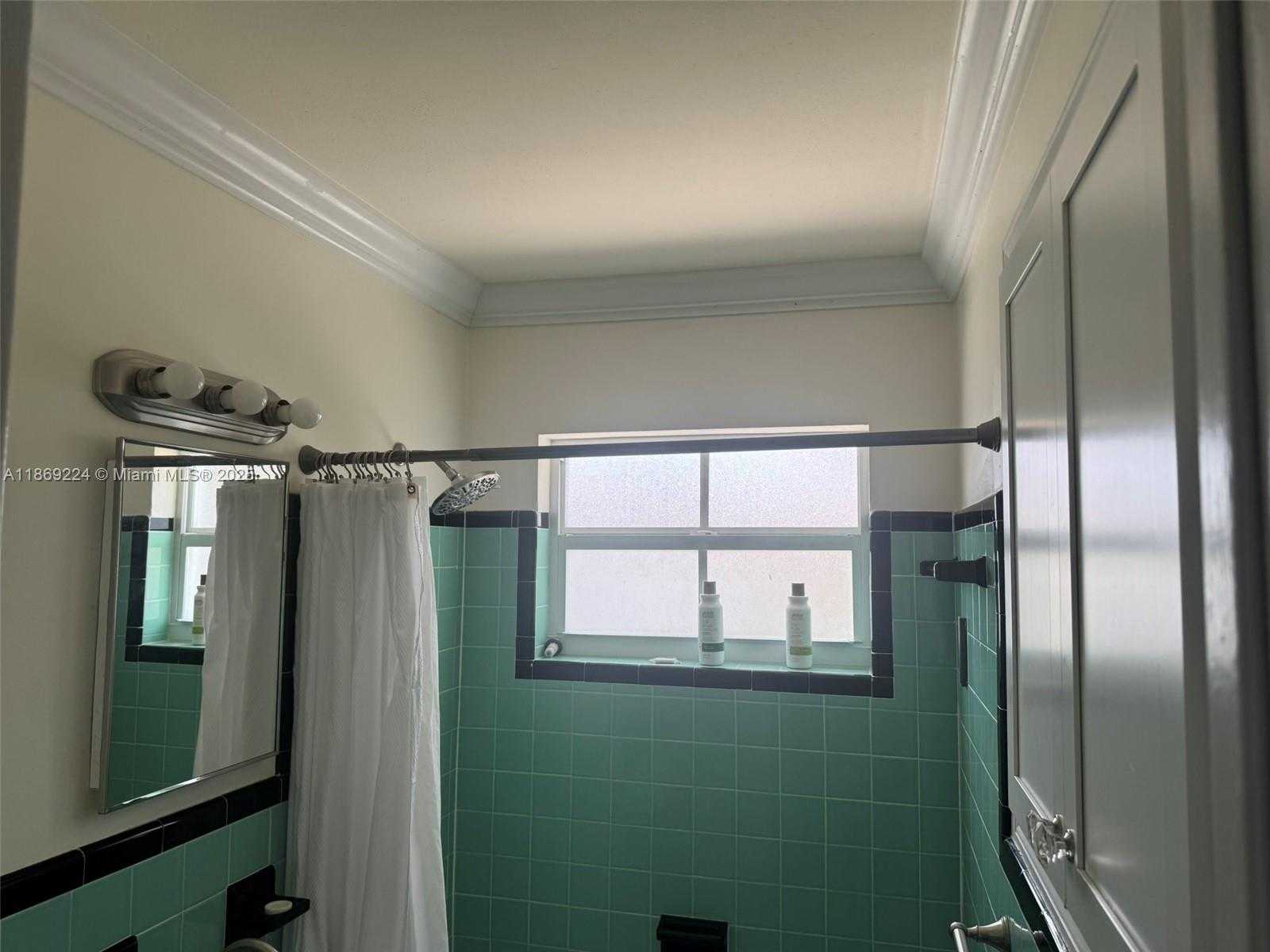 Small Image of 121 LINDA LN #3, Palm Beach Shores Number 30