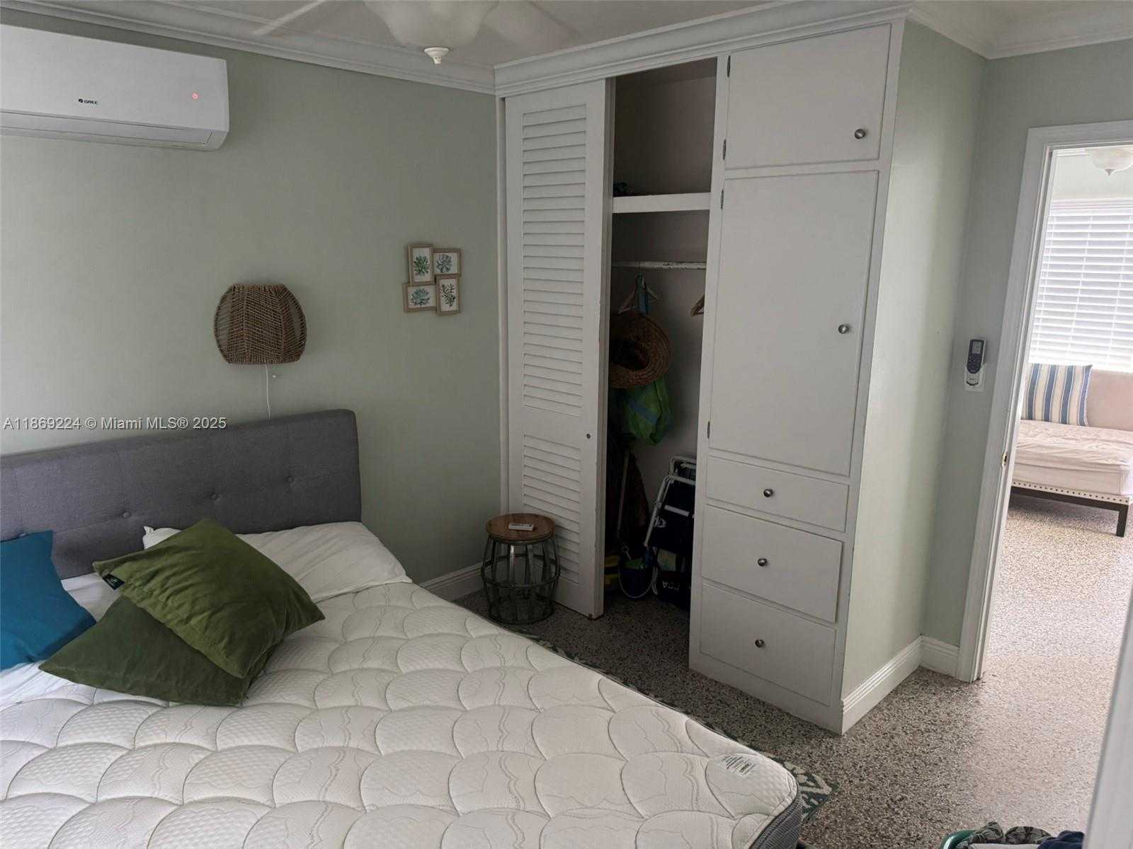 Small Image of 121 LINDA LN #3, Palm Beach Shores Number 33