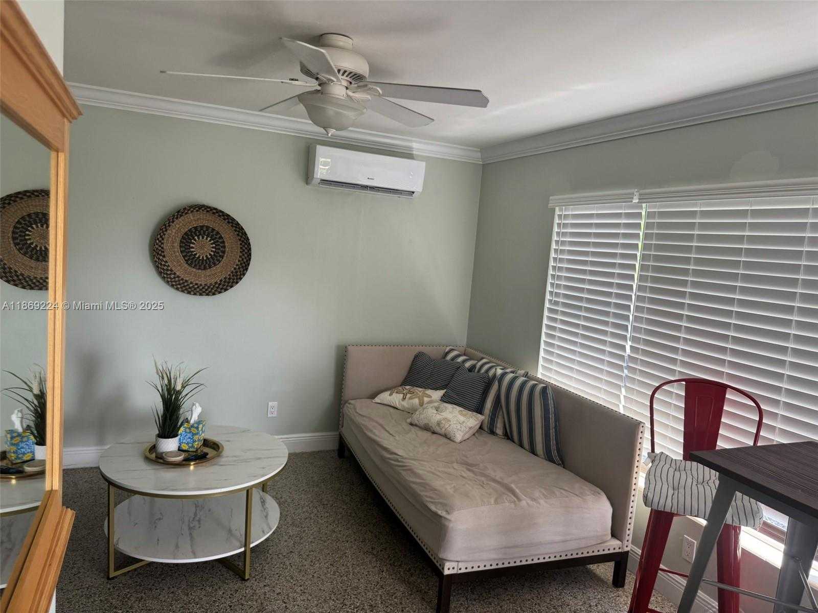 Small Image of 121 LINDA LN #3, Palm Beach Shores Number 37