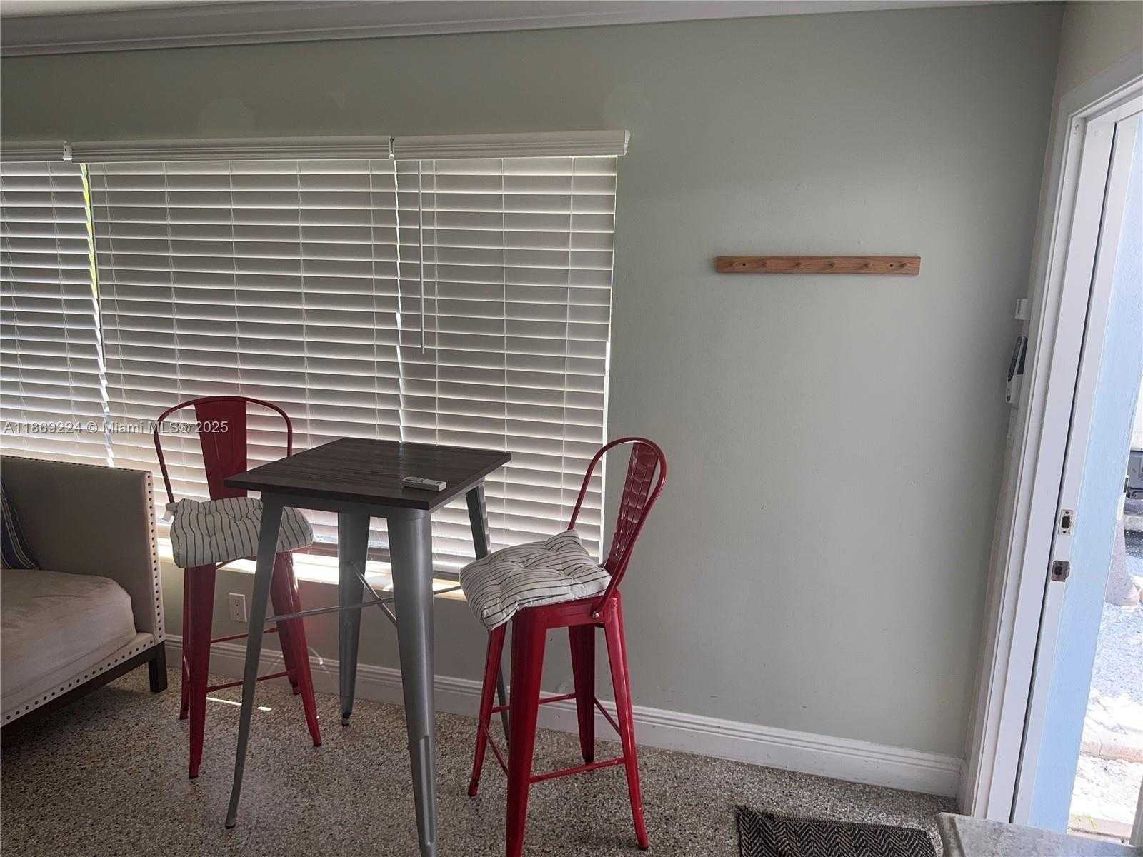 Small Image of 121 LINDA LN #3, Palm Beach Shores Number 39