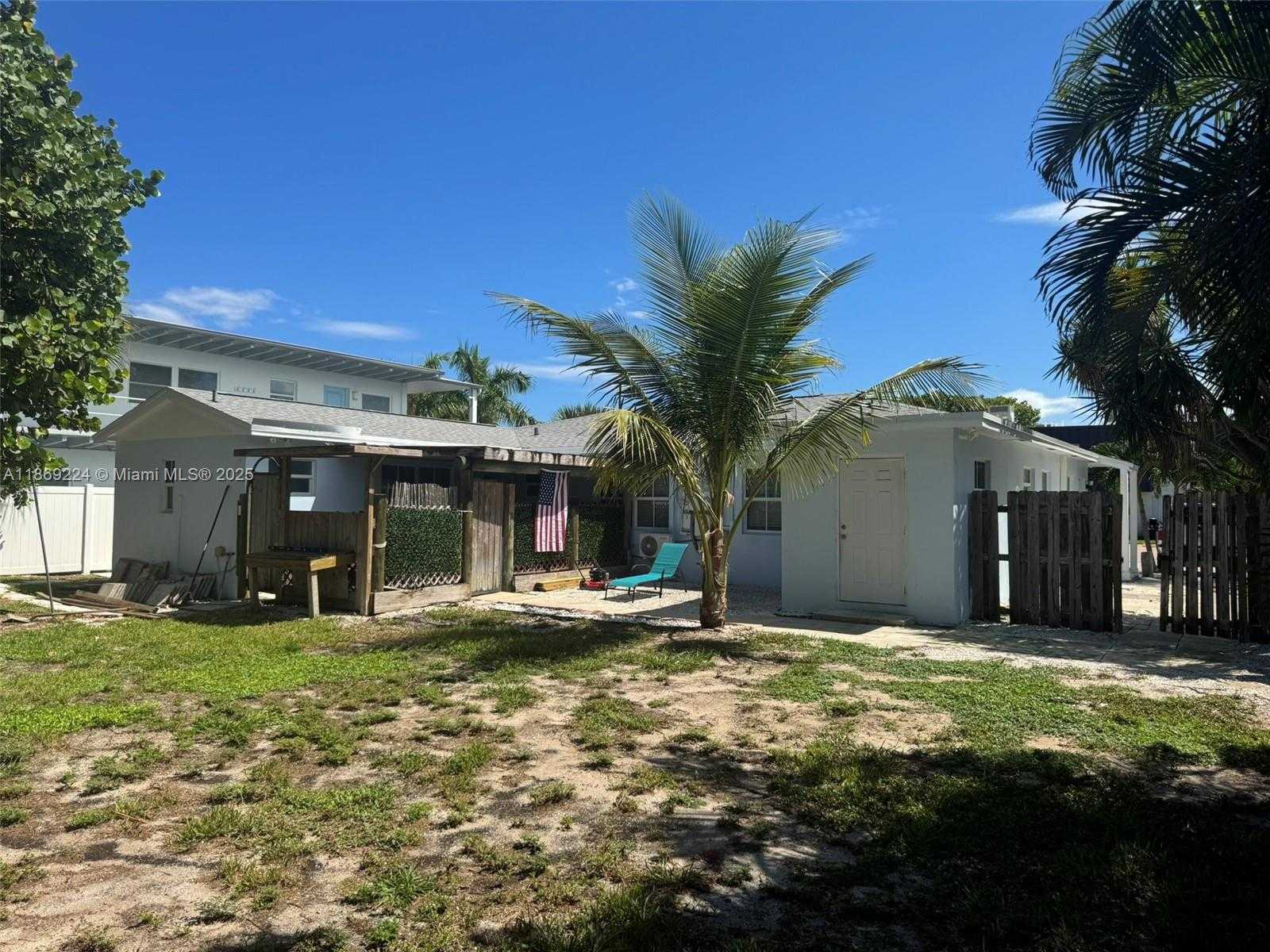 Small Image of 121 LINDA LN #3, Palm Beach Shores Number 43