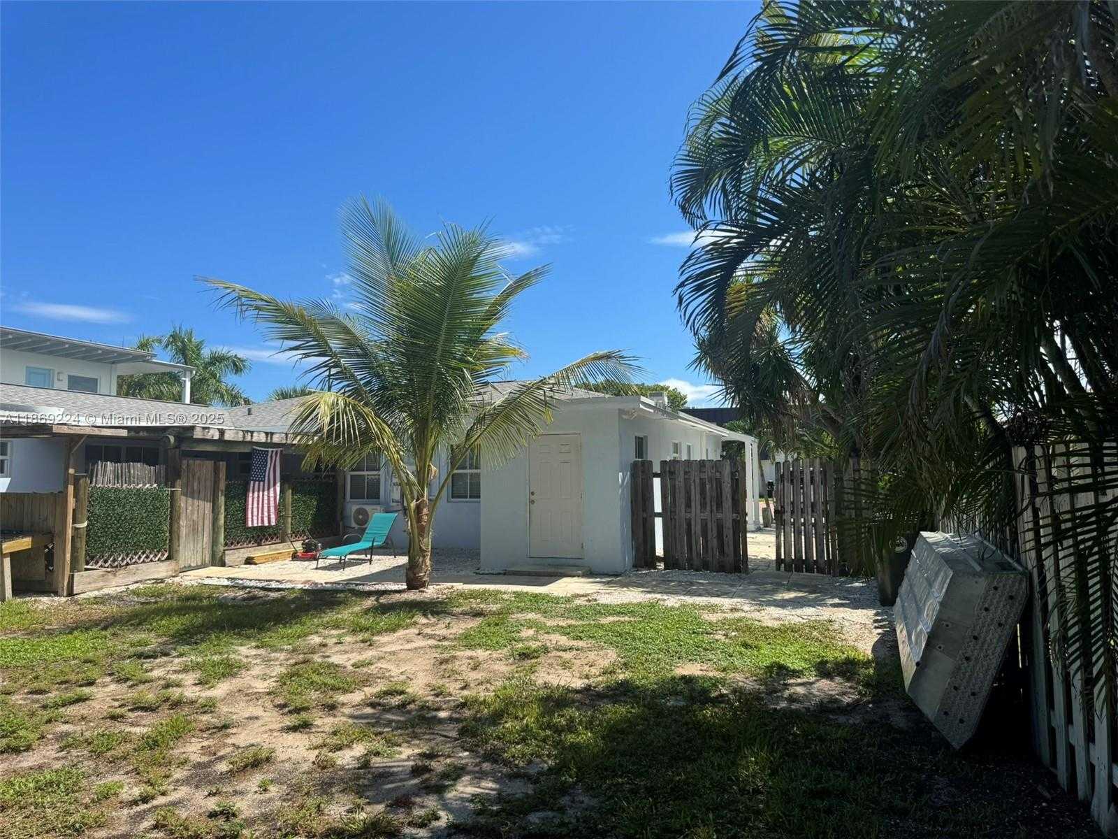 Small Image of 121 LINDA LN #3, Palm Beach Shores Number 44