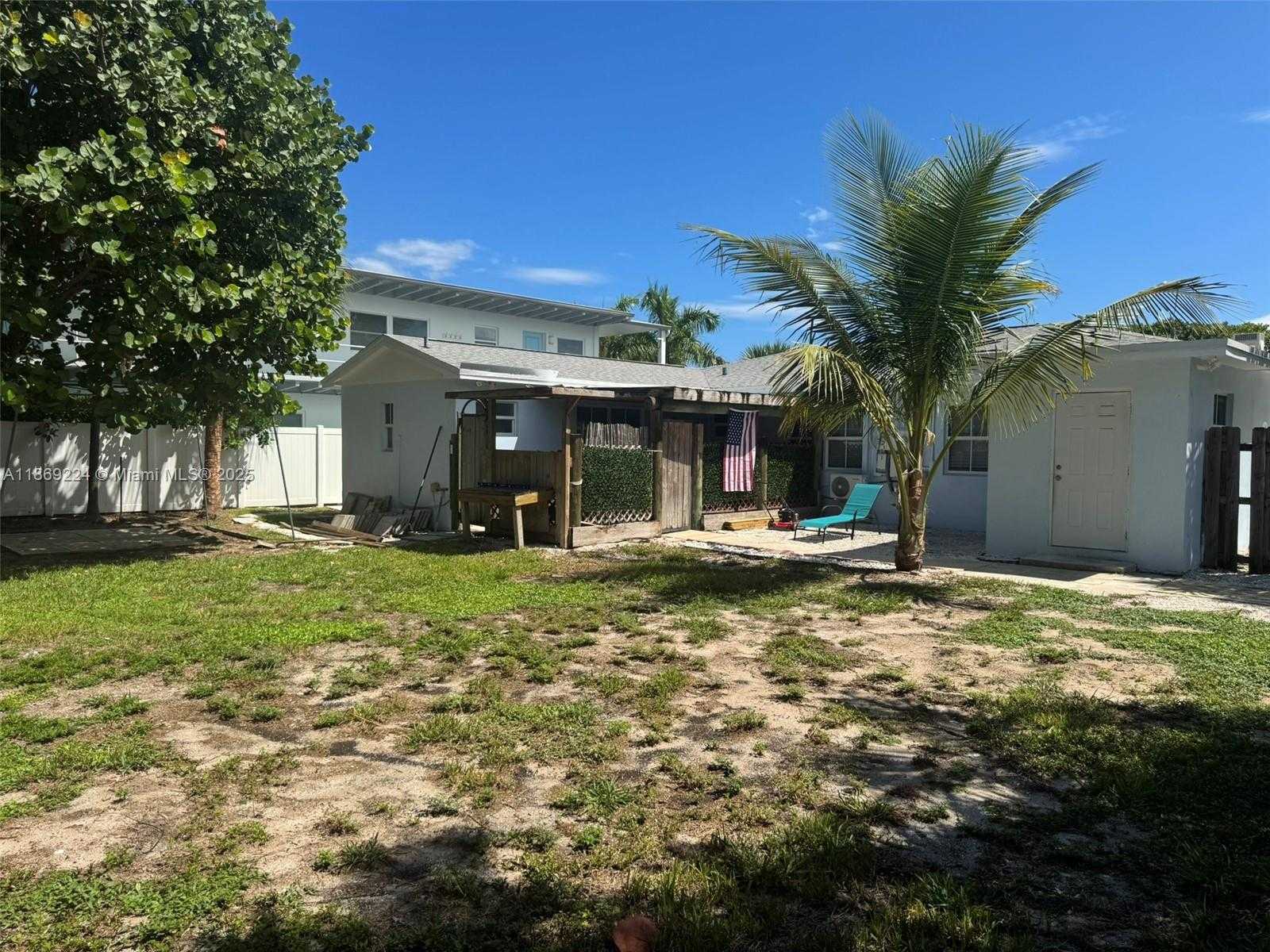 Small Image of 121 LINDA LN #3, Palm Beach Shores Number 45